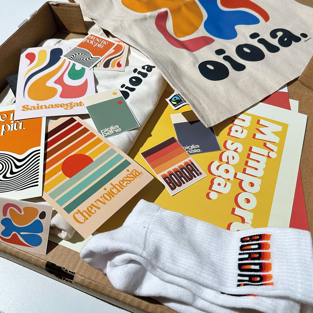 Mistery Box - 3 poster + T-Shirt + Tanto altro
