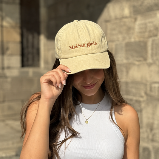 Cappellino Mai na gioia.