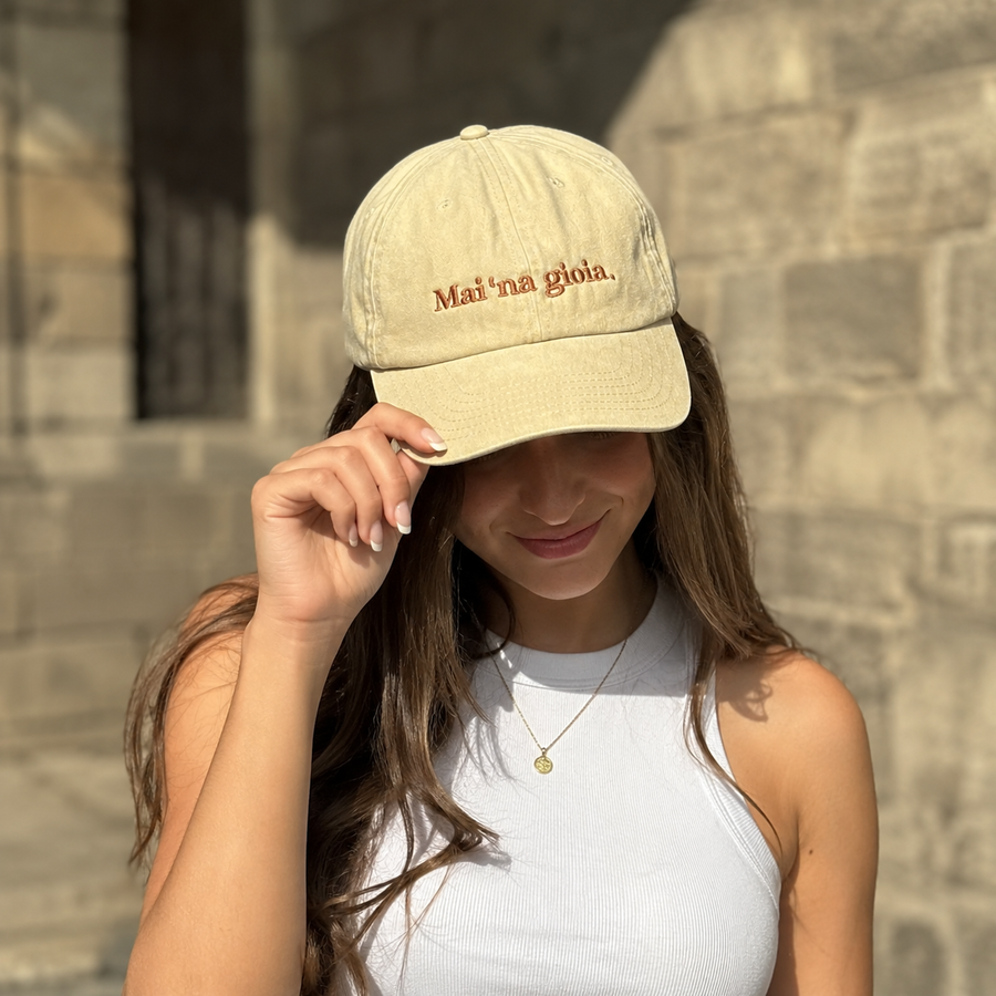 Cappellino Mai na gioia.